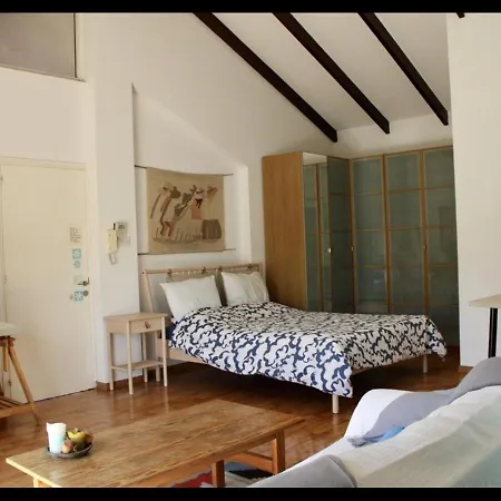 Guest house Ensuite By The Beach, Entire Independent Unit Limassol
