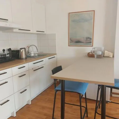 Ensuite By The Beach, Entire Independent Unit