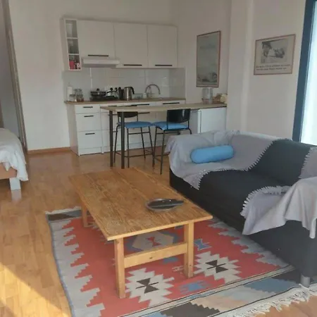 Gasthuis Ensuite By The Beach, Entire Independent Unit Limasol