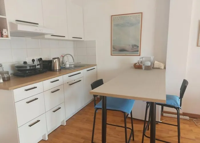 Ensuite By The Beach, Entire Independent Unit