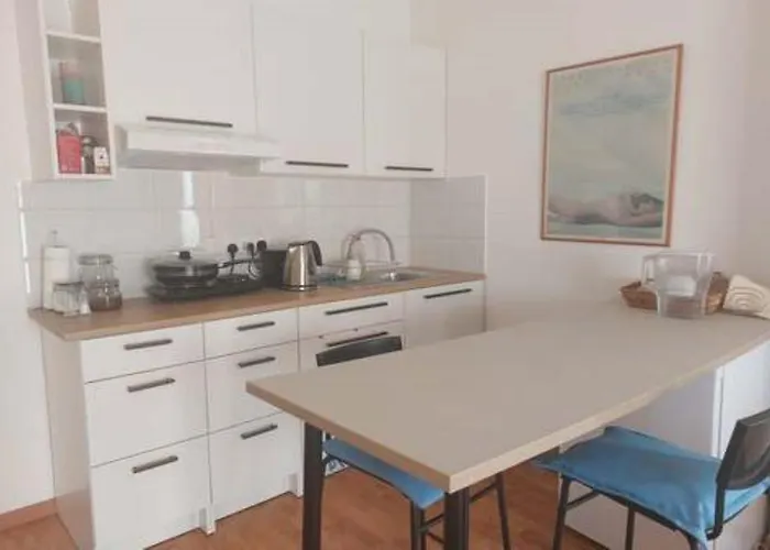 Ensuite By The Beach, Entire Independent Unit 4*