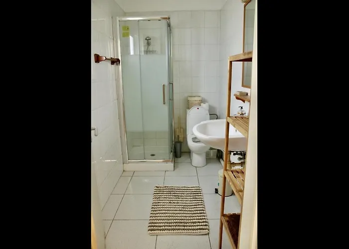 Ensuite By The Beach, Entire Independent Unit