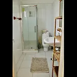 Ensuite By The Beach, Entire Independent Unit